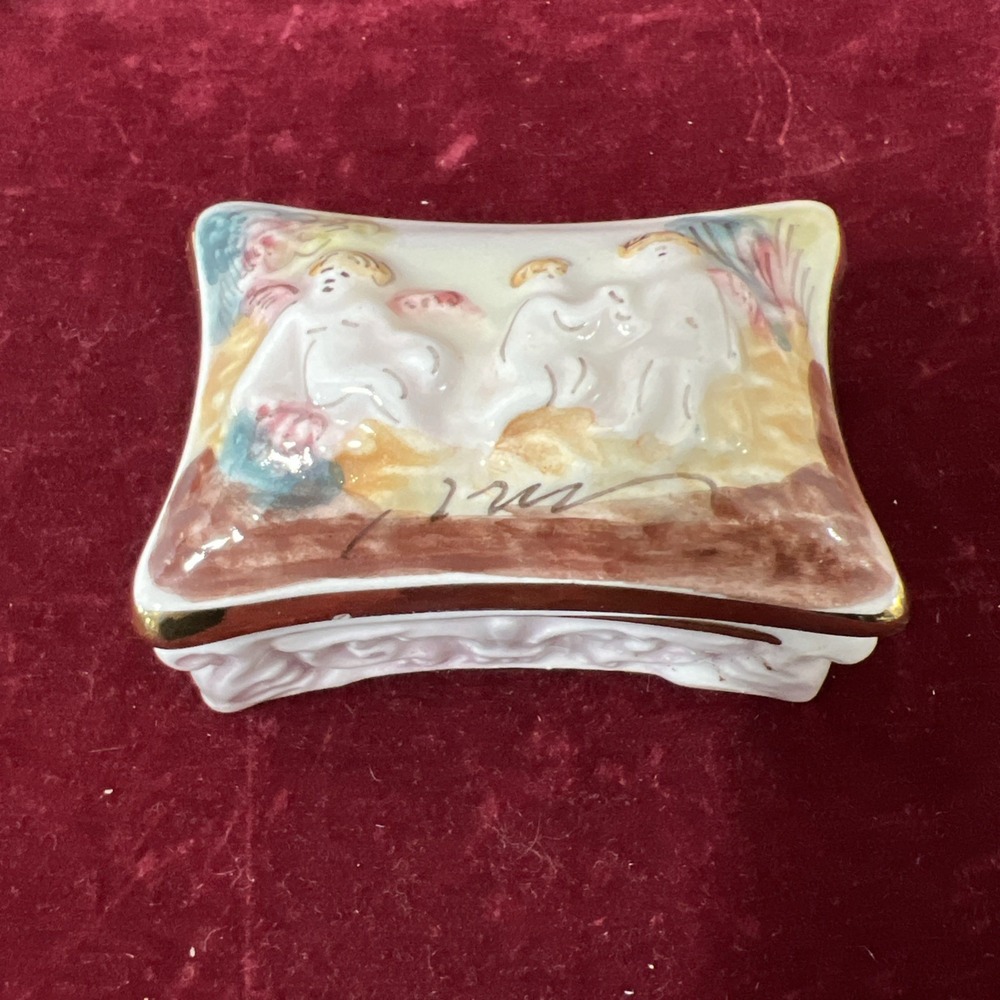 Mid-Century Capodimonte M.R.S. Cherub Dresser‎ Trinket Box Basserman Jewelers
